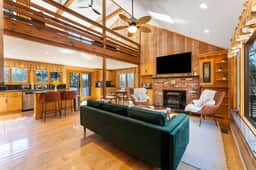 4 Br Mtn Cabin! Sauna~Hot Tub~Fire Pit~Putt Putt