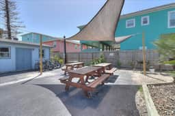 Pompano- 2 Min Drive to Beach! | Sleeps 4