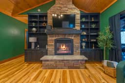 Stunning Mtn Views~ HotTub~Movie Theater~Game Room