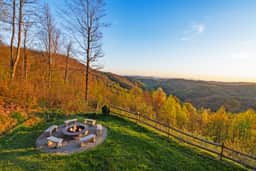 10min to Hatley Pointe~Views~ HotTub~ FirePit