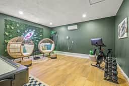 1 Mile to Beach | Pool, Tiki Bar & Mini Golf