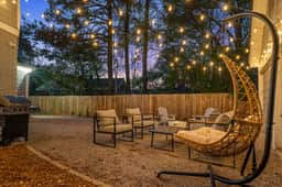 5BR | Hot tub & Pool table | Mins to Beale