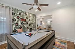 5BR | Hot tub & Pool table | Mins to Beale