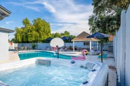 Backyard Pickleball | HotTub | Pool | Gameroom!
