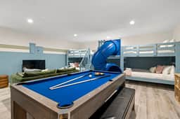 Epic Indoor Slide! Pool|Hot Tub|Mini Golf|Fire Pit