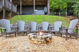 Mountain Views | Games | Hot Tub | Fire Pit | BBQ