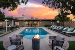 Backyard Arcade | Mini Golf, Pool & Hot Tub
