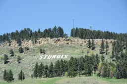 Panoramic Views~ Bear Butte~ 10 Mins to Downtown