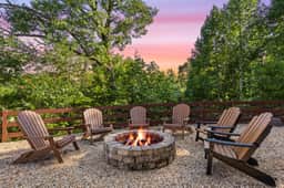 Mountain Views~ Hot Tub&Pool Table~ FirePit~ Games