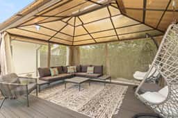 2 miles to Beach~ Pool ~Cabana~ Pool Table