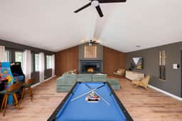 Huge Pickleball Mansion~Sleeps 26~Pool & Hot Tub