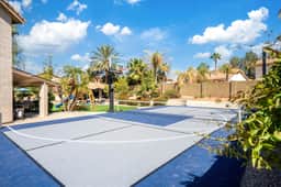 The Pickle & Palm: Pool, Spa, Pickleball, Playset