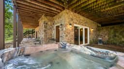 Luxury 8BR Mountain Lodge | Hot Tub & Fire Pit