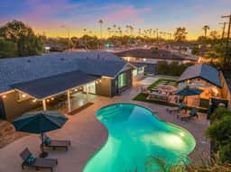 The Desert Emerald: Pool, Hot Tub, Games & More