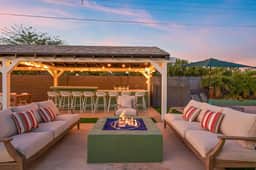 The Desert Emerald: Pool, Hot Tub, Games & More