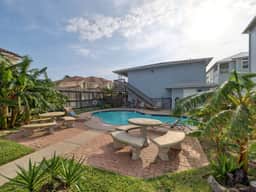 Waterfront Condo~1 Block to Beach~Pool Access