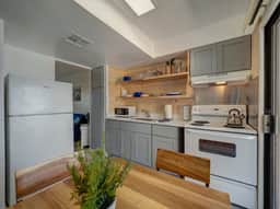 Waterfront Condo~1 Block to Beach~Pool Access