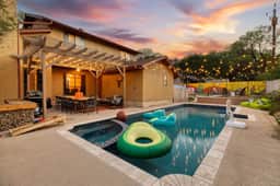 The Texan: Heated Pool | Basketball | Slide