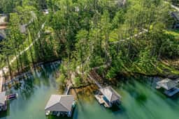 Lakefront Getaway~Dock~Fire Pit~Kayak & Games!