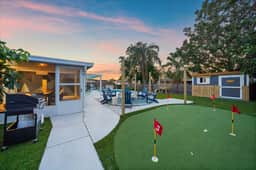 Pool, Hot Tub, Game Room & More - Sleeps 10!