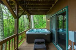 Mountain Retreat: Views, Sauna, Hot Tub, Arcade