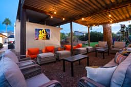 Sleeps 24, FREE Heated Pool, Pickleball, Theater