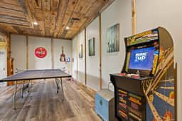 Stunning Views~Hot Tub~Games~Fireplace~DogFriendly