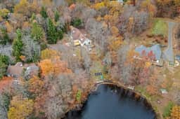 Poconos Waterfront Retreat • Kayaks • Hot Tub