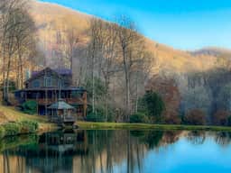 Lakeside Cabin - 2 Fireplaces-Hot Tub~Sauna~Games