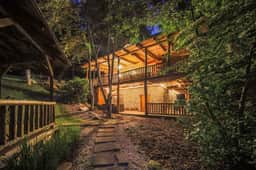 Lakeside Cabin - 2 Fireplaces-Hot Tub~Sauna~Games
