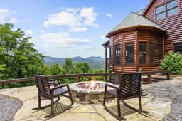 Stunning Mtn Views! Sleeps 10~Hot Tub~Game Room