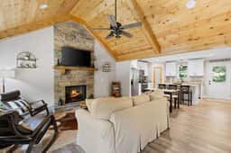MTN Views | Hot Tub | Games | Dog Friendly