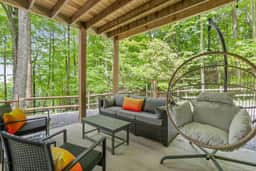 5 Min to Hatley Pointe! Après Ski~HotTub~FirePit
