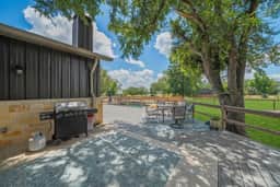 2 Home Getaway-Pool-Hot Tub-Pickleball Court - Image 4