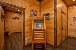 Modern Cabin • Movie Theater • Hot Tub • Game Room