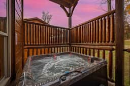 Modern Cabin • Movie Theater • Hot Tub • Game Room