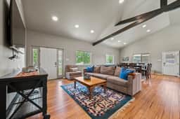 The Live Oak: Pickleball-Hot Tub-Dog Friendly