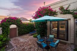 The Haven: Private 3BR | Pools | Courts | Firepit