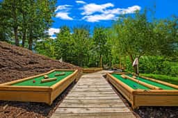 Smoky Peak Hideaway | Hot Tub, Putt Putt & Games