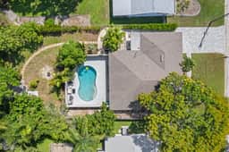 Sleeps 6 • Private Pool • Fire Pit • Game House