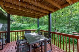 6 Br Cabin~Hot Tub~Fire Pit~Min to Hatley Pointe