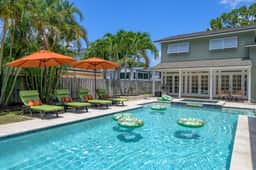 Sleeps 10 | Pool, Slide, Pickleball & Fire Pit