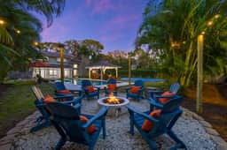 Sleeps 10 | Pool, Slide, Pickleball & Fire Pit