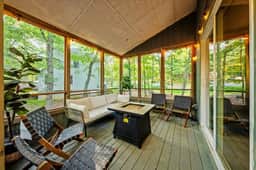 Forest Retreat! Hot Tub-Fire Pit-Game Room