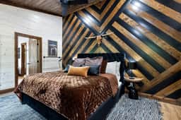 Broken Bow Luxury Cabin • Hot Tub • Playset/Games