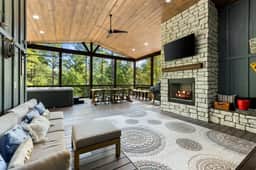 Broken Bow Luxury Cabin • Hot Tub • Playset/Games