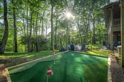 Epic Home Sleeps 20-Basketball Court-Hot Tub-Sauna