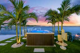 Private Dock • Pool • Hot Tub • Puttputt • Games