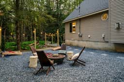 Poconos Pines Escape • Sauna • Hot Tub •Playground
