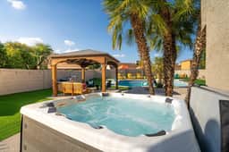 Pickleball + Heated Pool & Spa | Sleeps 16